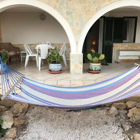 Villa Ceni - Appartamenti Con Camere, Cucina, Wc E Terrazza Sul Mare In Villa Con Piscina, Giardino E Parcheggio Marinella di Selinunte Kültér fotó