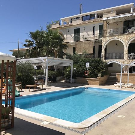 Villa Ceni - Appartamenti Con Camere, Cucina, Wc E Terrazza Sul Mare In Villa Con Piscina, Giardino E Parcheggio Marinella di Selinunte Kültér fotó