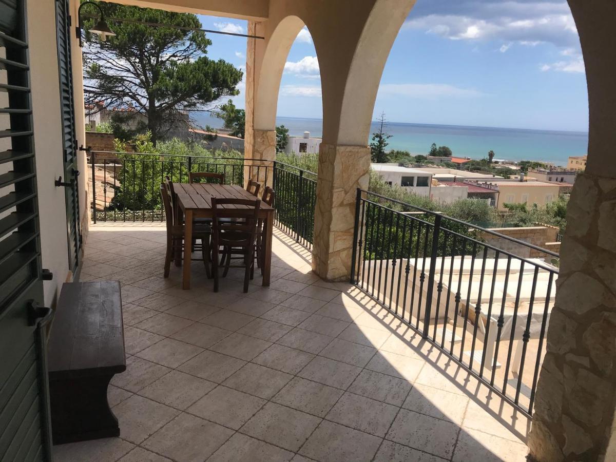 Villa Ceni - Appartamenti Con Camere, Cucina, Wc E Terrazza Sul Mare In Villa Con Piscina, Giardino E Parcheggio Marinella di Selinunte Kültér fotó