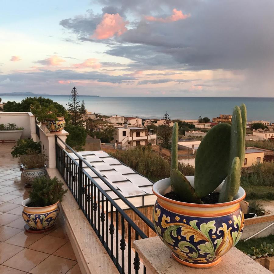 Villa Ceni - Appartamenti Con Camere, Cucina, Wc E Terrazza Sul Mare In Villa Con Piscina, Giardino E Parcheggio Marinella di Selinunte Kültér fotó