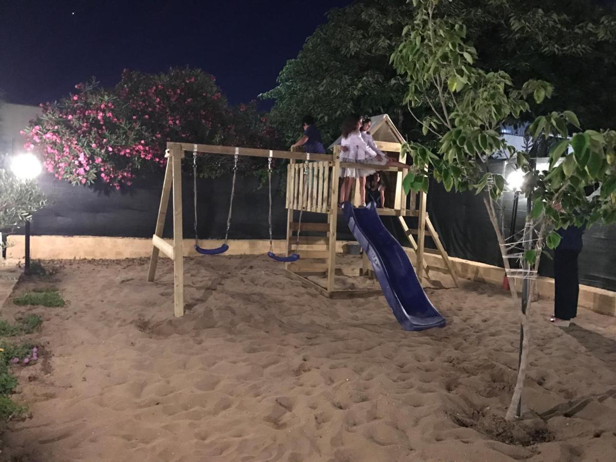 Villa Ceni - Appartamenti Con Camere, Cucina, Wc E Terrazza Sul Mare In Villa Con Piscina, Giardino E Parcheggio Marinella di Selinunte Kültér fotó