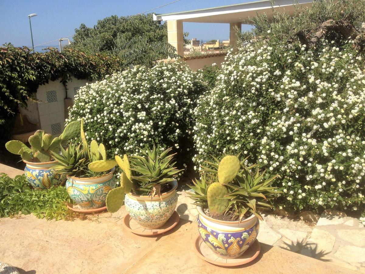 Villa Ceni - Appartamenti Con Camere, Cucina, Wc E Terrazza Sul Mare In Villa Con Piscina, Giardino E Parcheggio Marinella di Selinunte Kültér fotó