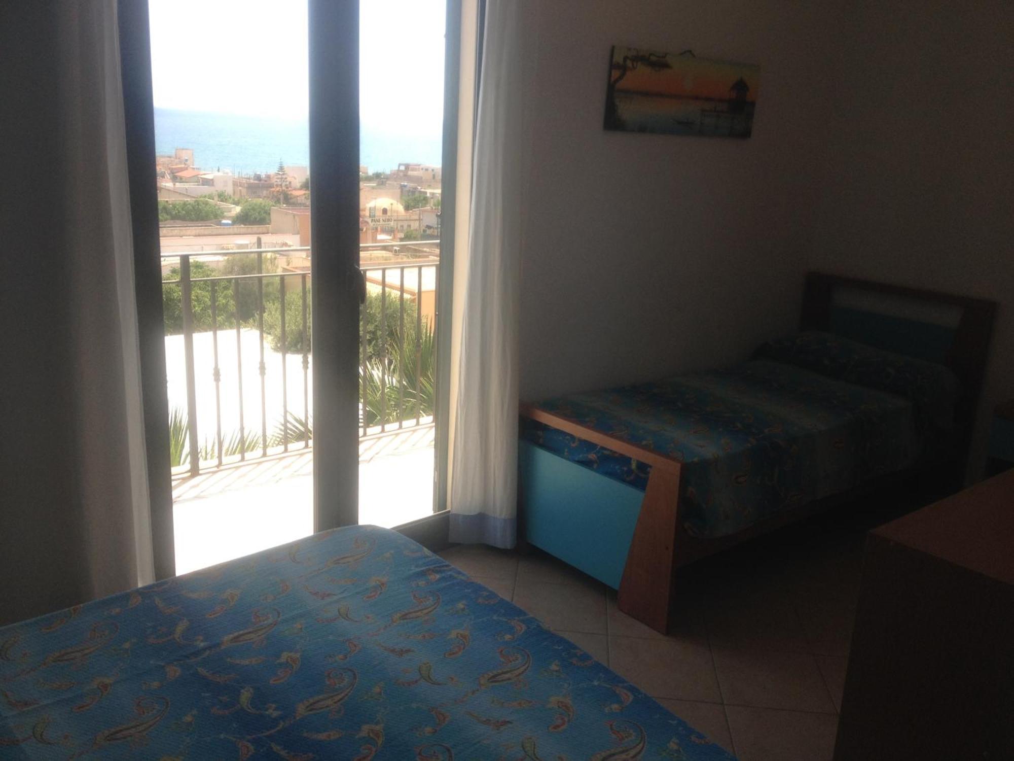 Villa Ceni - Appartamenti Con Camere, Cucina, Wc E Terrazza Sul Mare In Villa Con Piscina, Giardino E Parcheggio Marinella di Selinunte Kültér fotó
