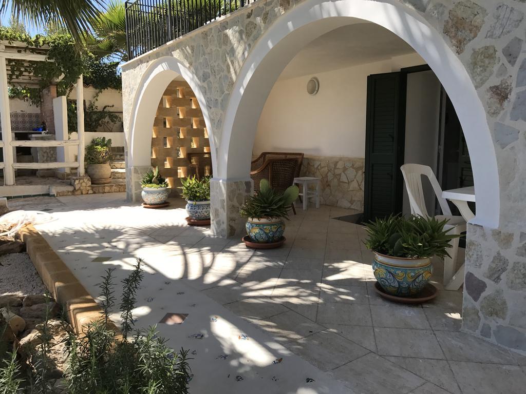 Villa Ceni - Appartamenti Con Camere, Cucina, Wc E Terrazza Sul Mare In Villa Con Piscina, Giardino E Parcheggio Marinella di Selinunte Kültér fotó