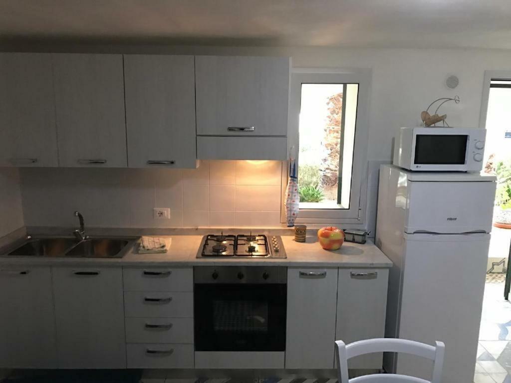 Villa Ceni - Appartamenti Con Camere, Cucina, Wc E Terrazza Sul Mare In Villa Con Piscina, Giardino E Parcheggio Marinella di Selinunte Kültér fotó