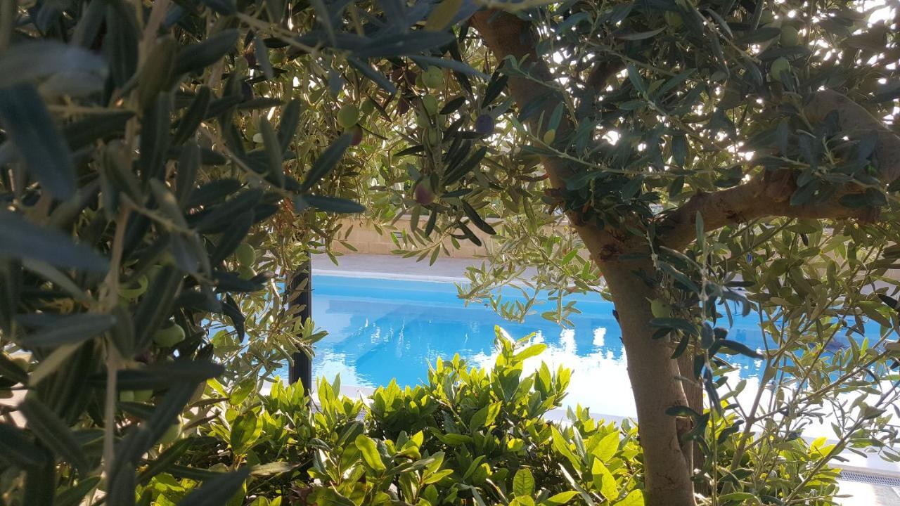 Villa Ceni - Appartamenti Con Camere, Cucina, Wc E Terrazza Sul Mare In Villa Con Piscina, Giardino E Parcheggio Marinella di Selinunte Kültér fotó