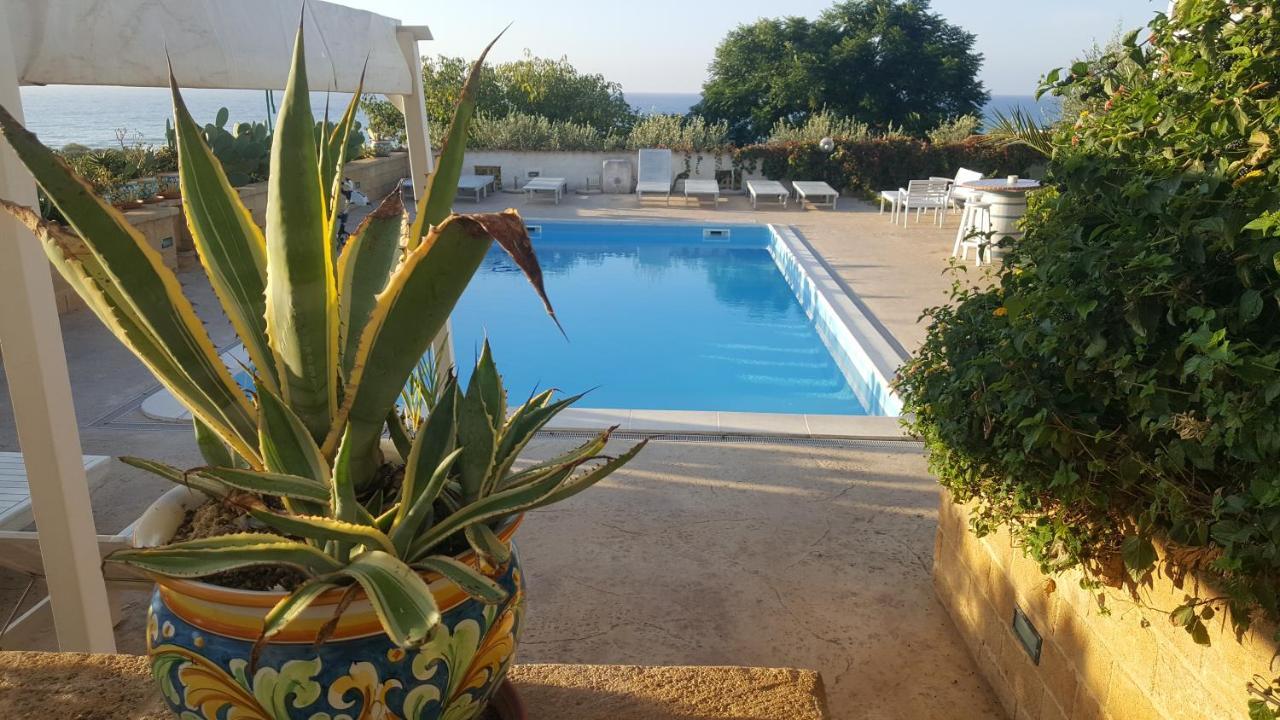 Villa Ceni - Appartamenti Con Camere, Cucina, Wc E Terrazza Sul Mare In Villa Con Piscina, Giardino E Parcheggio Marinella di Selinunte Kültér fotó