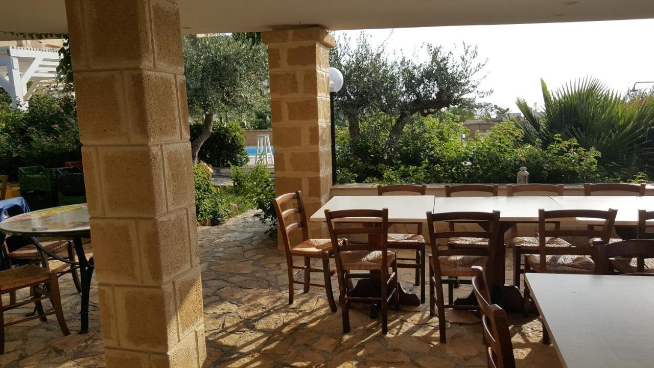 Villa Ceni - Appartamenti Con Camere, Cucina, Wc E Terrazza Sul Mare In Villa Con Piscina, Giardino E Parcheggio Marinella di Selinunte Kültér fotó